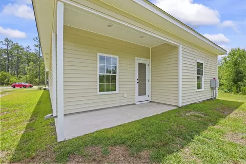 Exterior - 7913 E Highway 19, Loris, SC 29569 photo 5 of 9
