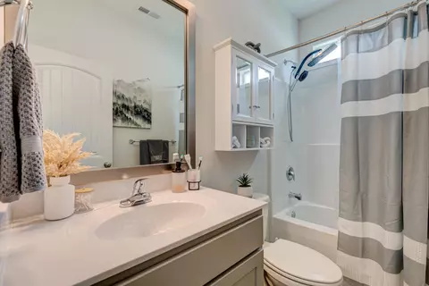 Bath - 511 Grain Field Dr, Georgetown, SC 29440 photo 1 of 3