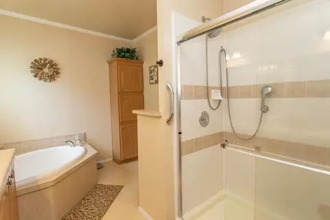 Bath - 804 Windemere Ct, Conway, SC 29526 photo 2 of 5