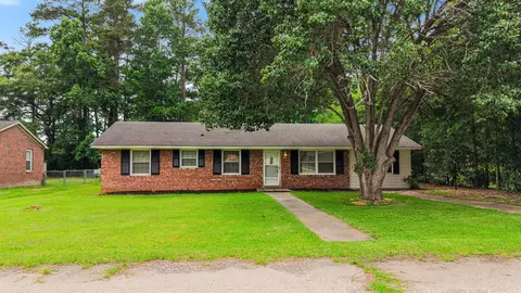 545 Hickory Ave, Johnsonville, SC 29555