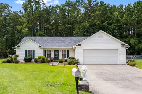 Exterior - 125 Fox Glen Dr, Loris, SC 29569 photo 7 of 9
