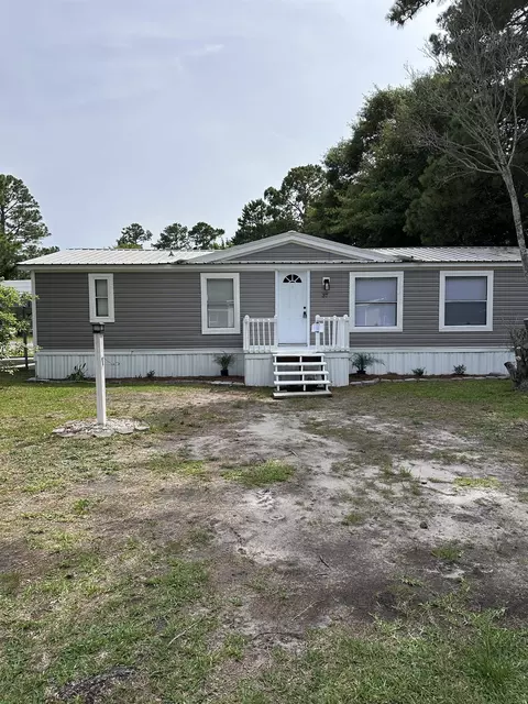 37 Offshore Dr, Murrells Inlet, SC 29576