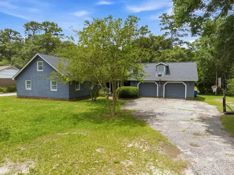 413 Paul St, Conway, SC 29527