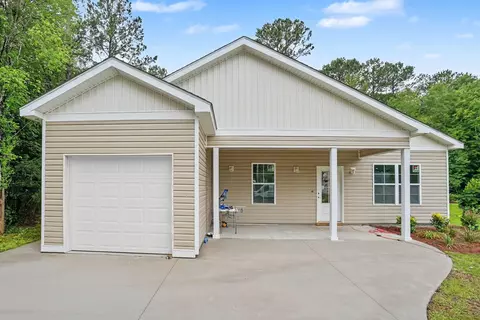 1251 Scenic Dr, Loris, SC 29569