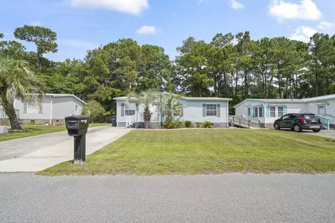 232 Captains Dr, Little River, SC 29566