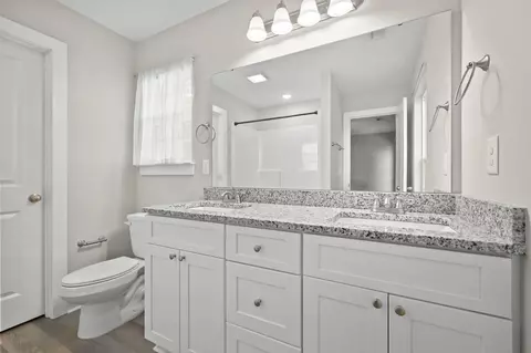 Bath - 1517 Ackerrose Dr, Conway, SC 29527 photo 3 of 4