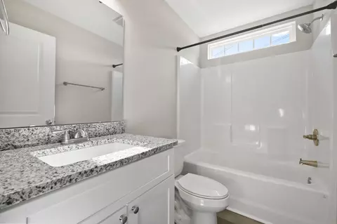 Bath - 1517 Ackerrose Dr, Conway, SC 29527 photo 2 of 4