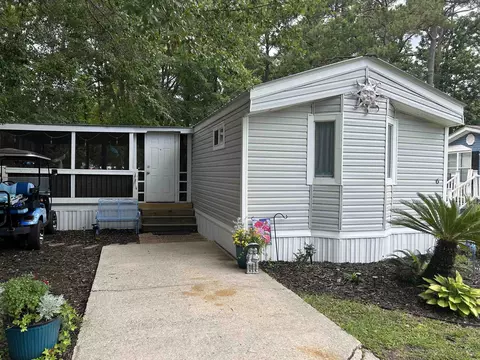 6 Shamrock Cir, Murrells Inlet, SC 29576