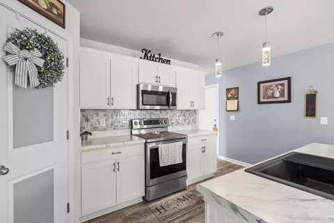 Kitchen - 540 Dundalk Dr, Conway, SC 29526 photo 4 of 6