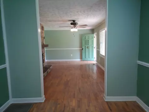 Living - 4389 Mcqueen St, Loris, SC 29569 photo 4 of 5