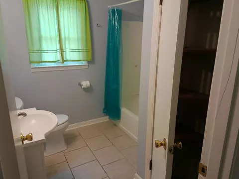 Bath - 4389 Mcqueen St, Loris, SC 29569 photo 1 of 7