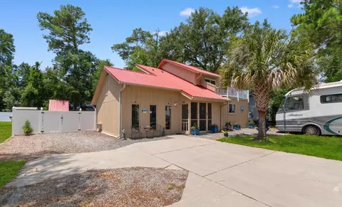 415 17th Ave N, Surfside Beach, SC 29575