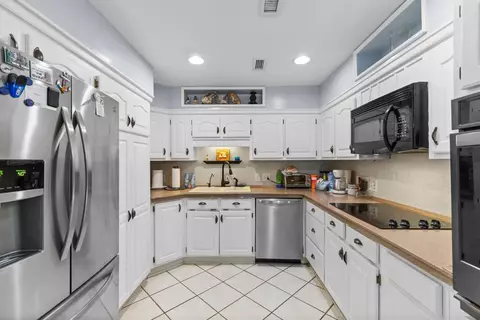 Kitchen - 455 River Rd, Conway, SC 29526 photo 2 of 3