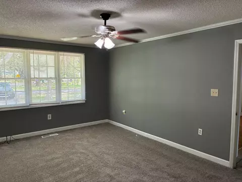 Living - 1302 Saville St, Georgetown, SC 29440 photo 6 of 8