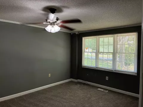 Living - 1302 Saville St, Georgetown, SC 29440 photo 5 of 8