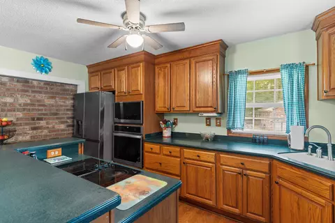 Kitchen - 128 Fiddlers Loop, Georgetown, SC 29440 photo 3 of 5