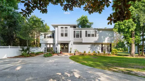 105 Midway Dr, Pawleys Island, SC 29585