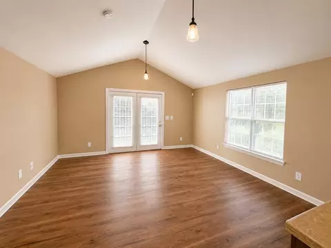Living - 533 Black River Rd, Georgetown, SC 29440 photo 3 of 4