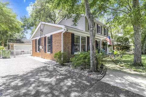 Exterior - 515 7th Ave S, Surfside Beach, SC 29575 photo 13 of 14