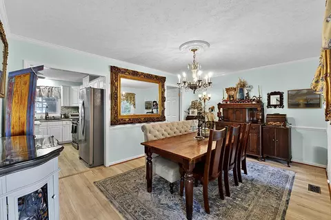 Dining - 515 7th Ave S, Surfside Beach, SC 29575 photo 1 of 5