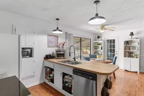 Kitchen - 9130 Highway 701 S, Conway, SC 29527 photo 1 of 4