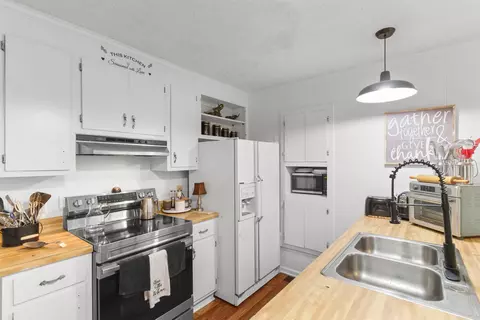Kitchen - 9130 Highway 701 S, Conway, SC 29527 photo 3 of 4