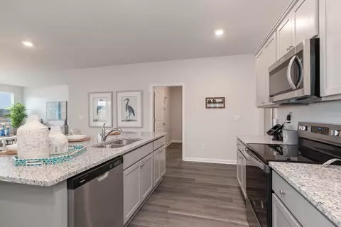 Kitchen - 833 Farmers Passage Loop, Loris, SC 29569 photo 2 of 4