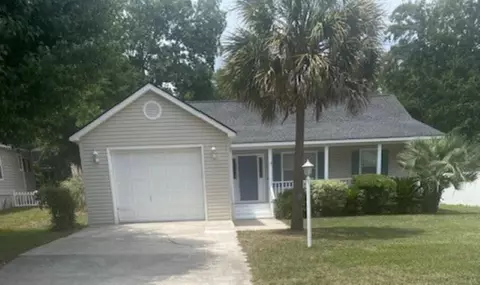 68 Voyagers Dr, Pawleys Island, SC 29585