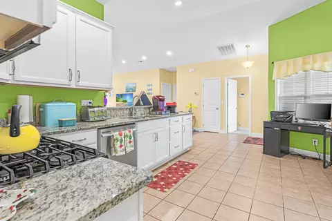 Kitchen - 346 Cabo Loop, Myrtle Beach, SC 29588 photo 6 of 6