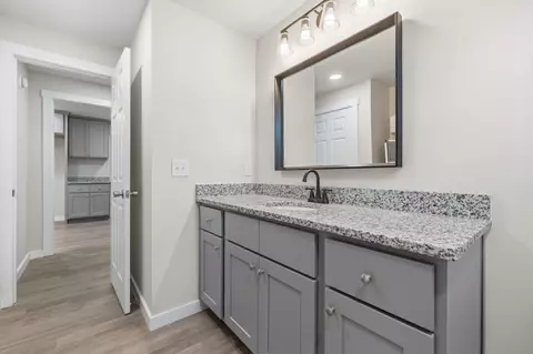 Bath - 1744 John St, Conway, SC 29527 photo 4 of 4