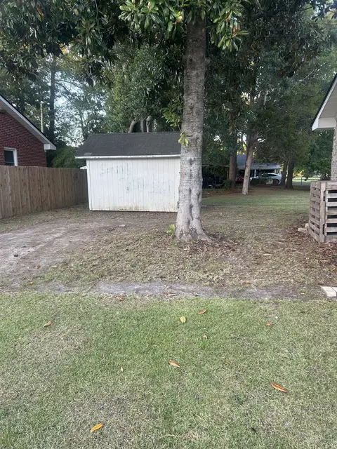 Exterior - 802 Esther St, Mullins, SC 29574 photo 3 of 5