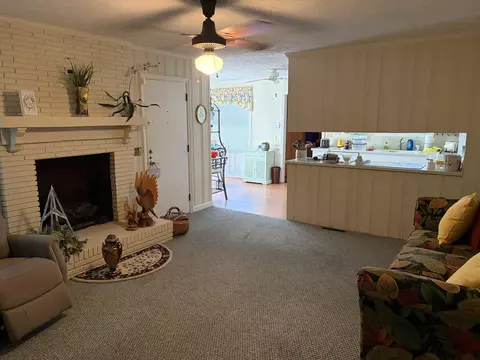 Living - 322 Johnson Dr, Dillon, SC 29536 photo 3 of 5