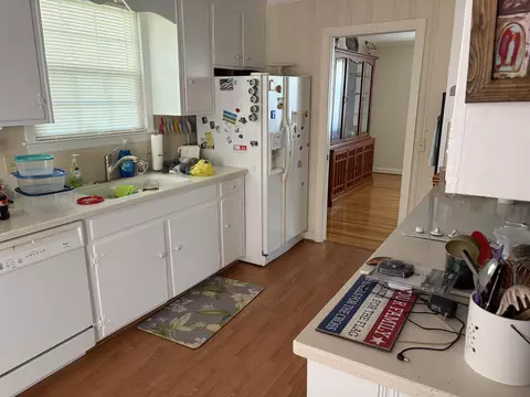 Kitchen - 322 Johnson Dr, Dillon, SC 29536 photo 2 of 5