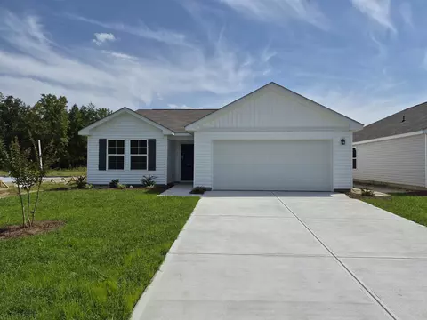62 Cottonwood Dr, Tabor City, NC 28463