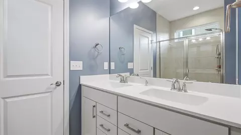 Bath - 597 Heritage Downs Dr, Conway, SC 29526 photo 2 of 4