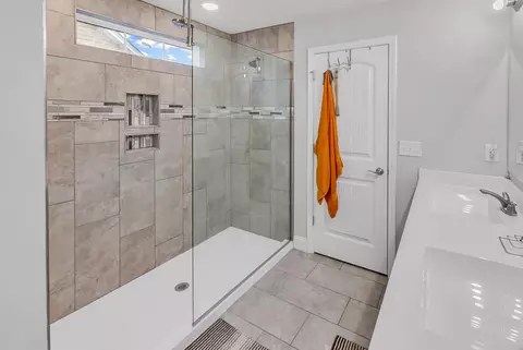 Bath - 323 Borrowdale Dr, Conway, SC 29526 photo 3 of 4