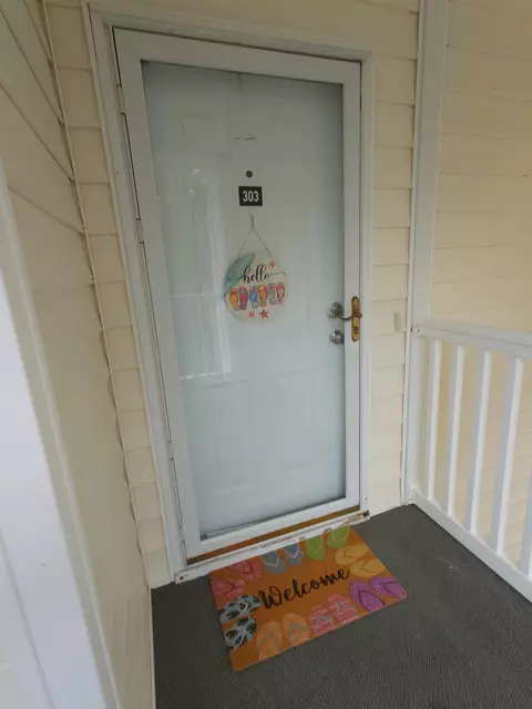 627 Woodmoor Cir #303, Murrells Inlet, SC 29576