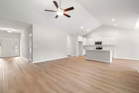 1401 Loop Cir, Longs, SC 29568 photo 3