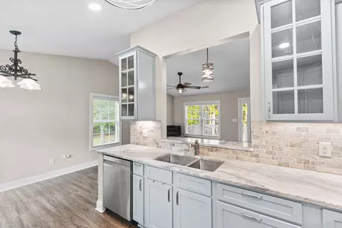 Kitchen - 798 Redmond Ct, Conway, SC 29526 photo 5 of 5