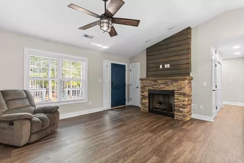 Living - 798 Redmond Ct, Conway, SC 29526 photo 3 of 3