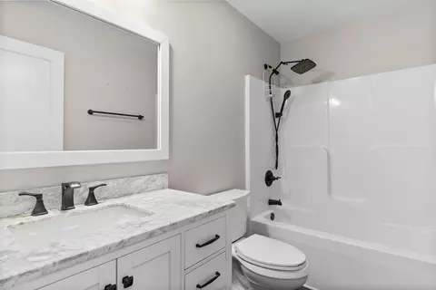 Bath - 798 Redmond Ct, Conway, SC 29526 photo 2 of 2