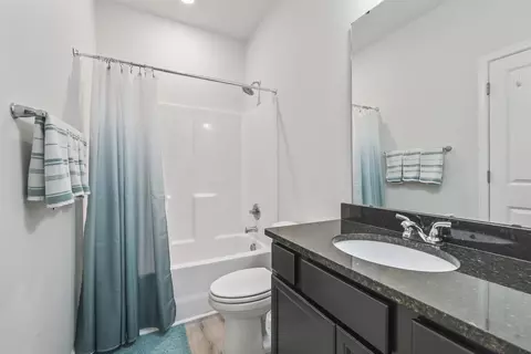 Bath - 442 Archer Ct, Conway, SC 29526 photo 1 of 6