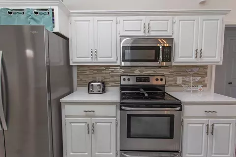 Kitchen - 761 Drawbridge Dr, Conway, SC 29526 photo 4 of 5