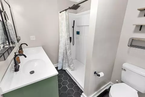 Bath - 2153 Grainger Rd, Aynor, SC 29511 photo 3 of 8