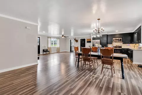 Dining - 2153 Grainger Rd, Aynor, SC 29511 photo 2 of 3