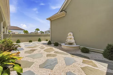 Exterior - 909 Bluffview Dr, Myrtle Beach, SC 29579 photo 9 of 26