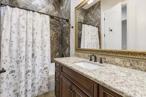 Bath - 909 Bluffview Dr, Myrtle Beach, SC 29579 photo 4 of 8