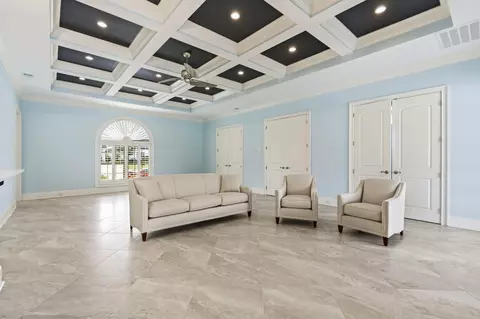 Living - 909 Bluffview Dr, Myrtle Beach, SC 29579 photo 6 of 7