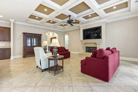 Living - 909 Bluffview Dr, Myrtle Beach, SC 29579 photo 2 of 7