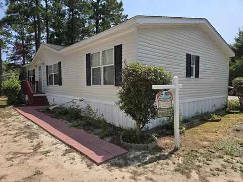 451 E Banks Dr, Murrells Inlet, SC 29576
